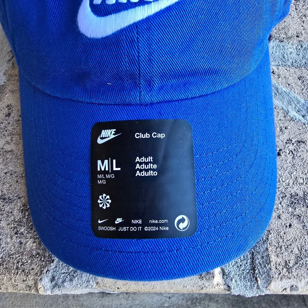 Nike Club Cap Mens Royal Blue Embroidered Futura Logo Strapback Hat Med/Large - Picture 5 of 7